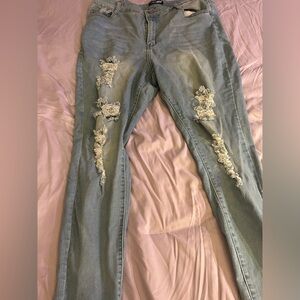 Fashion Nova Distressed jeans. Size 2X